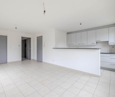 Instapklaar appartement met 2 slpkr + terras + overdekte autostaanp... - Photo 2