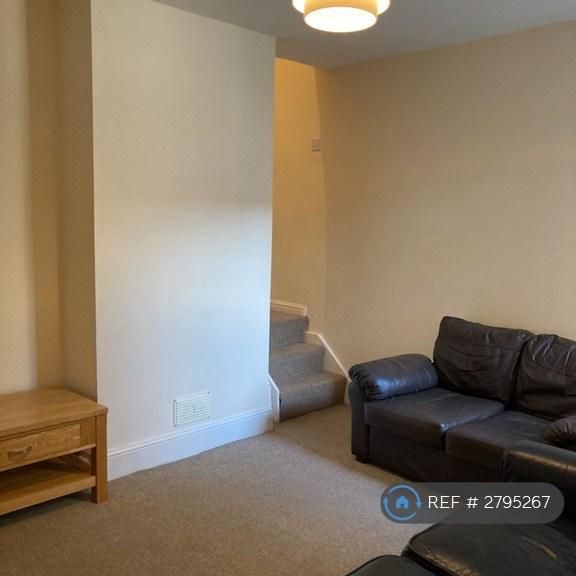4 bedroom terraced house to rent - Photo 1
