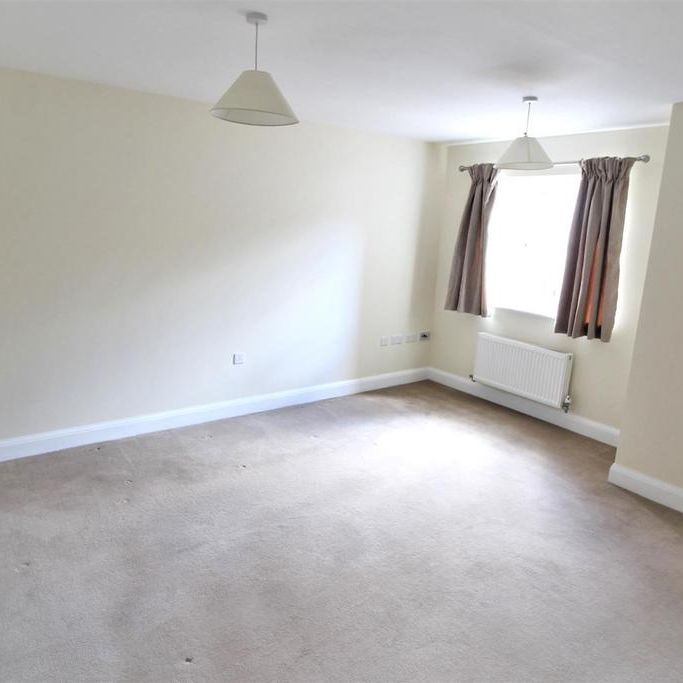 3 bedroom end of terrace house to rent - Photo 1