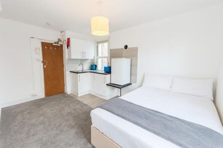 Studio to rent - Photo 2