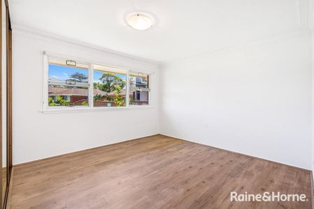 10 Sandra Crescent, Roselands, NSW 2196 - Photo 4