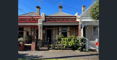 Position Perfect - Photo 2