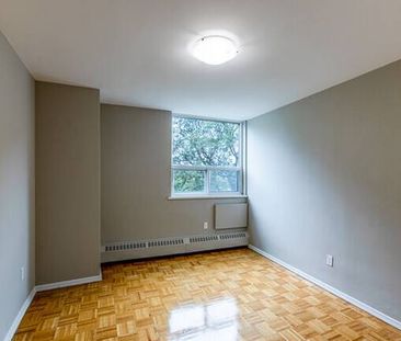 Room for Rent in North York - Available Now! - Photo 4