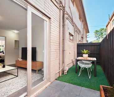 SPACIOUS TWO BED IN RIPPONLEA! - Photo 1