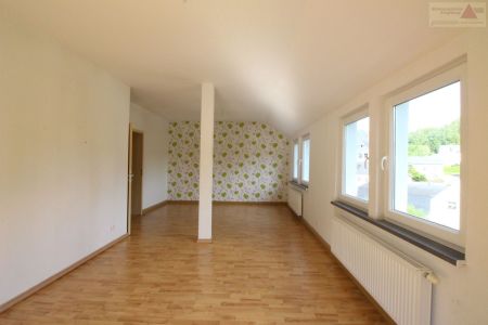 Traumhafte 3,5-Raum-Maisonette-Wohnung mit Blick aufs Schloss - Photo 2
