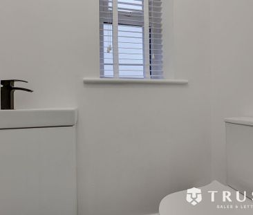 4 bedroom semi-detached house to rent - Photo 5