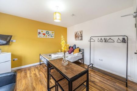 Studio to rent - Photo 5