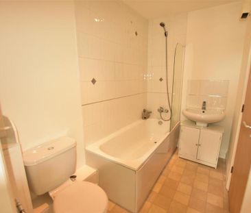 2 bedroom property to rent - Photo 4