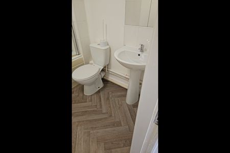 1 Bed Flat, Hessel St, M50 - Photo 4