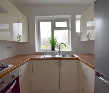 2 bedroom maisonette to rent - Photo 4