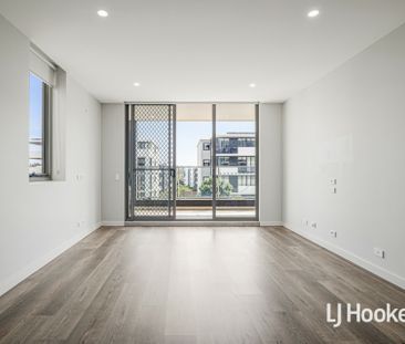 Spacious 2 Bedroom Apartment - Available Now! - Photo 1