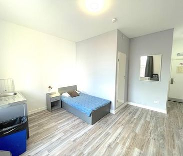 Studio to rent - Photo 6
