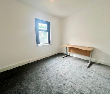 4 bedroom terraced house to rent - Photo 4