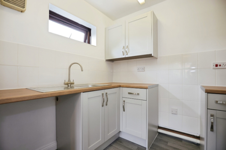 Vinery Court, Stratford-upon-Avon, CV37 - Photo 3