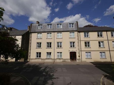 Mullings Court, Cirencester, GL7 - Photo 3