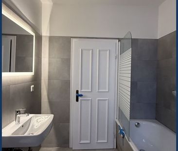 Exklusiv renovierte 2-Zimmer Wohnung mit Balkon ins Grüne, neuer EB... - Foto 3