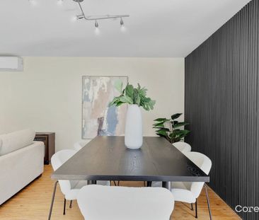 SPACIOUS AND BRIGHT 3 BEDROOM FAMILY HOME WITH 3 LIVING AREAS - Photo 1