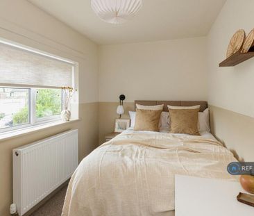 6 bedroom semi-detached house to rent - Photo 5