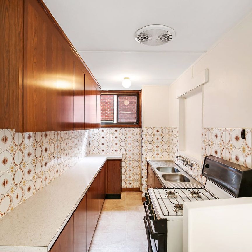 Right in the heart of Preston - Photo 1