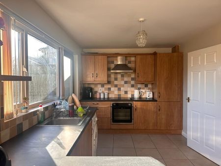 3 Bed Semi-detached House - Photo 5