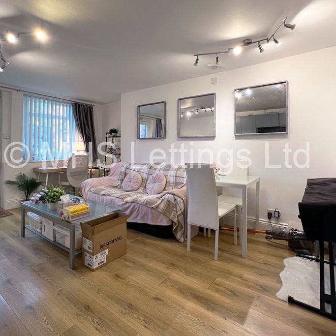 1 Bedroom Flat for rent in Clarendon Road - Photo 1