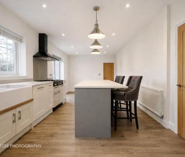 4 bedroom detached house to rent - Photo 4