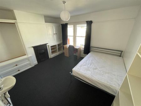 5 bedroom terraced house to rent - Photo 4