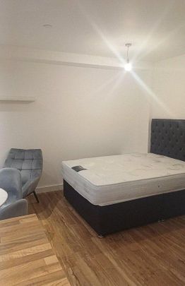 Studio to rent - Photo 1