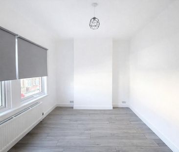 3 bedroom House To Let Total Size: 958 SQ FT - Photo 3