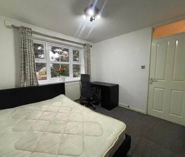 2 bedroom maisonette to rent - Photo 5