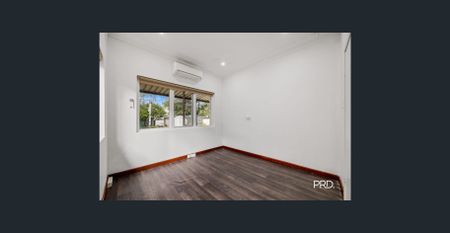 Three bedroom home with air conditioning in the heart of Penrith CBD - Photo 5