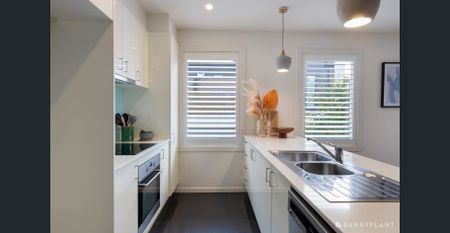 Unique Size and Luxury in Exceptional Location - Photo 4