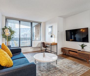 Exclusive Living in the Heart of Montreal - Photo 4