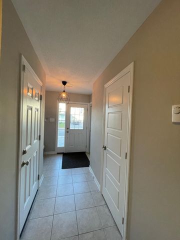 For Lease - 916 Fameflower Street, Barrhaven, Ontario - Photo 4