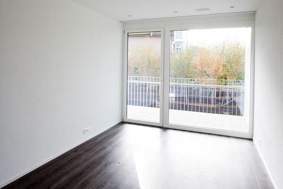 Helle und grosszügige 3,5-Zimmer-Wohnung - Photo 1