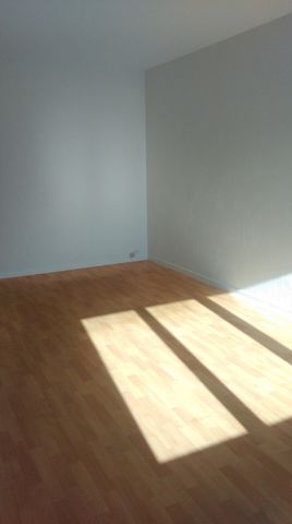 Location Appartement 1 pièce 30m² ORLEANS 45000 - Photo 2