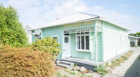 Handy Location- 4 Bedrooms - Photo 5