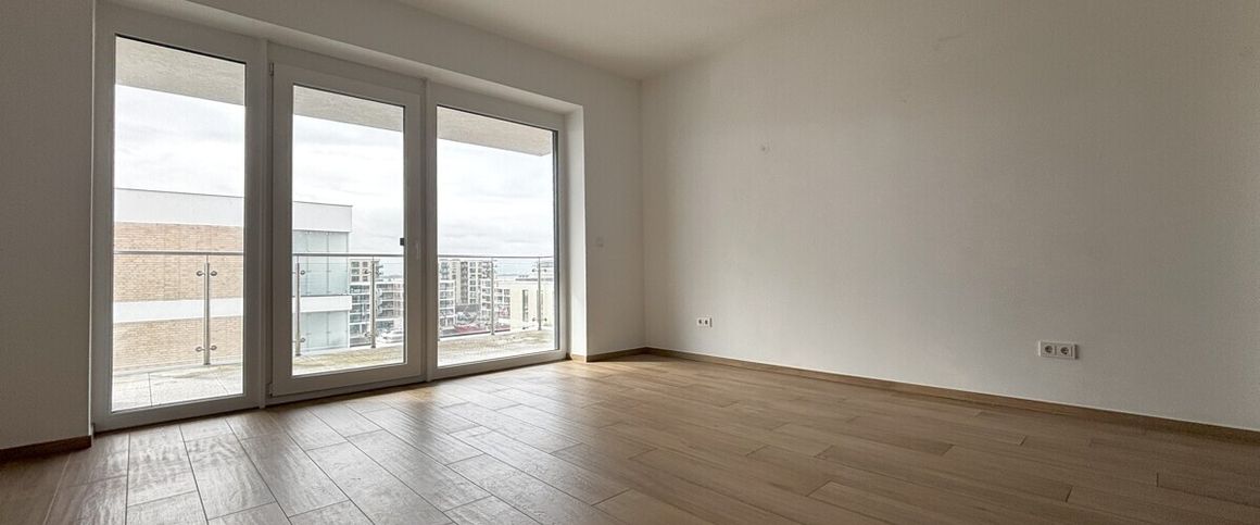 Bremerhaven - Mitte // 2,5 Zimmer-Mietwohnung in gehobenem Standard mit Balkon und Wasserblick - Photo 1