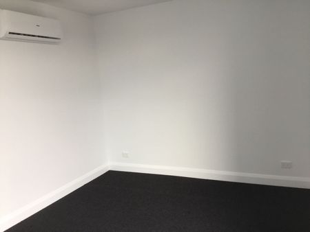 Perfect Location - 3 Bedroom Home In Aura!! - Photo 5