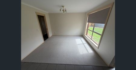 Spacious Family Home with Solar & Great Outdoor Living - Photo 2