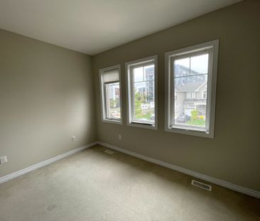 For Lease - 109 Kaitting Trail, Oakville, Ontario - Photo 4