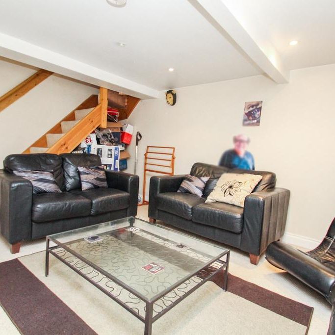 2 bedroom terraced house to rent - Photo 1