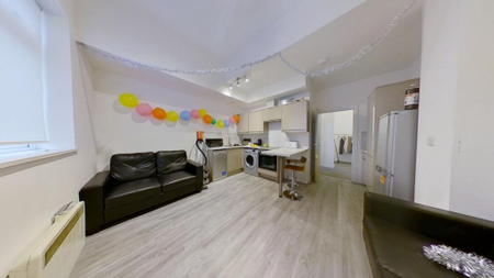 2 bedroom ground floor flat to rent - Photo 3