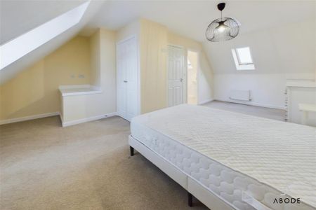 4 bedroom semi-detached house to rent - Photo 4
