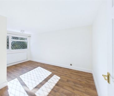 3 bed End Terrace House for rent - Photo 5