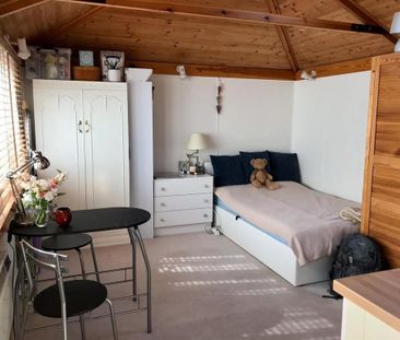 Studio to rent - Photo 6