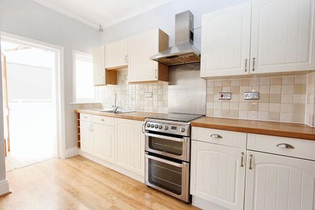 4 bedroom terraced house to rent - Photo 4