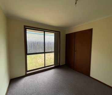 Peaceful Two-Bedroom Unit Minutes from Chelsea Beach - Photo 6