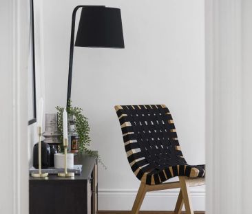 Charming and Convenient Two Bedroom Stone Cottage Close to the City - Photo 6