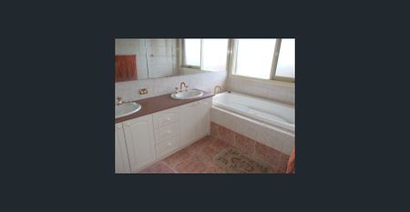 Executive Living in the Heart of Wheelers Hill – Grand Family Residence - Photo 5